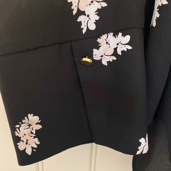 Stunning Liz Claiborne blouse. Size large, 28” long, 22” pit. Beautiful! - Picture 4 of 6